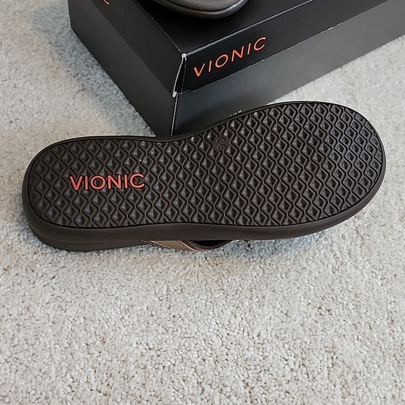 New in Box Vionic Tide II Bronze Metallic Sandals Size 7 - Picture 2 of 5